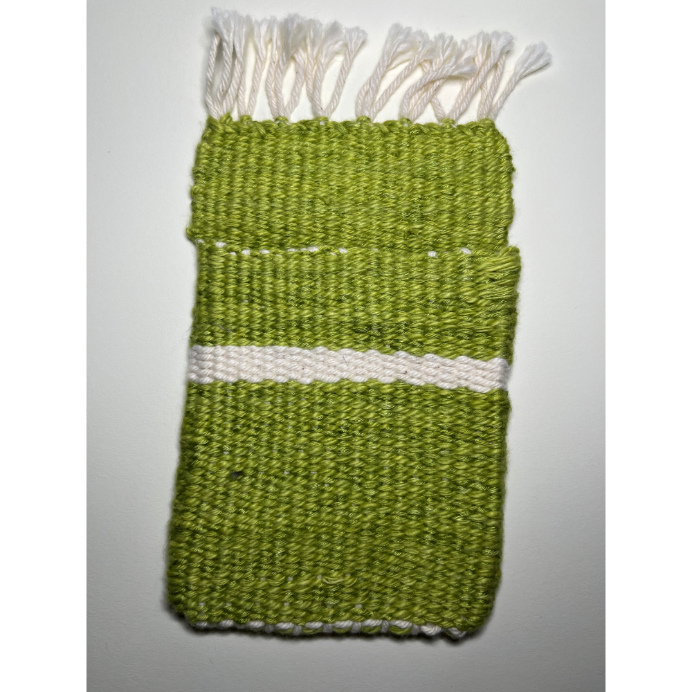 Weave a bag on a frame loom - Image 4