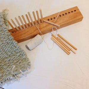weaving on a peg loom easy beginners workshop